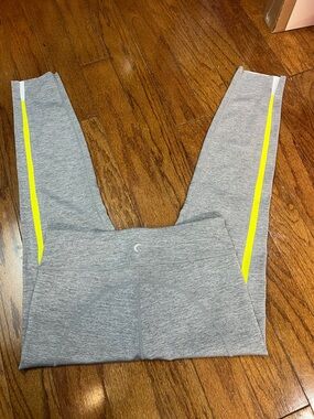 ZYIA active 8-10 legging tight grey and highlighter yellow 25”